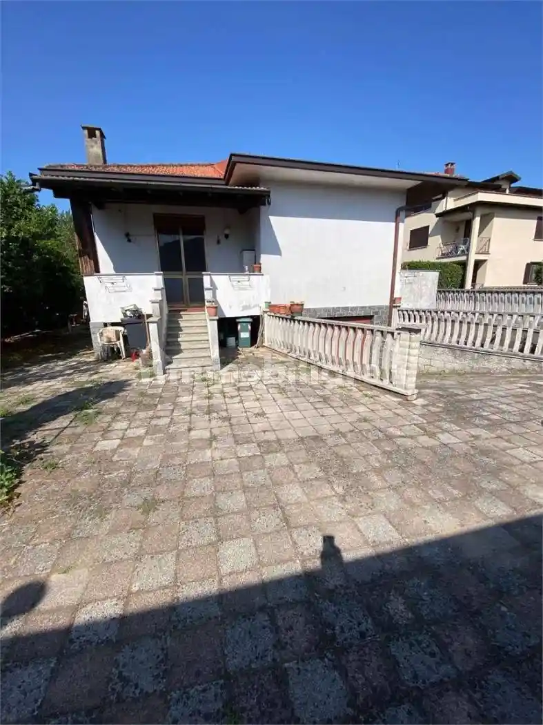 Villa in vendita a Gambolò