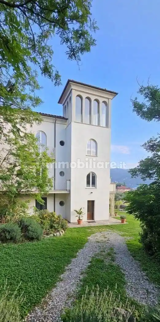 Villa in vendita a La Spezia