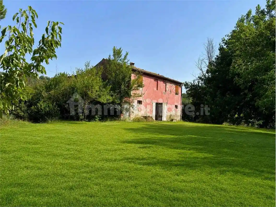 Rustico - Casale in vendita a Monte Roberto