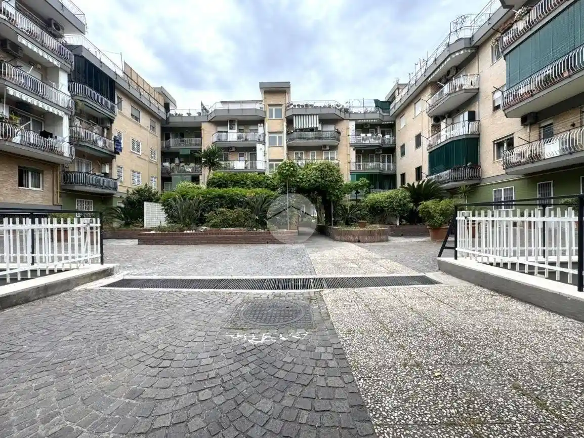 Appartamento in vendita a Napoli