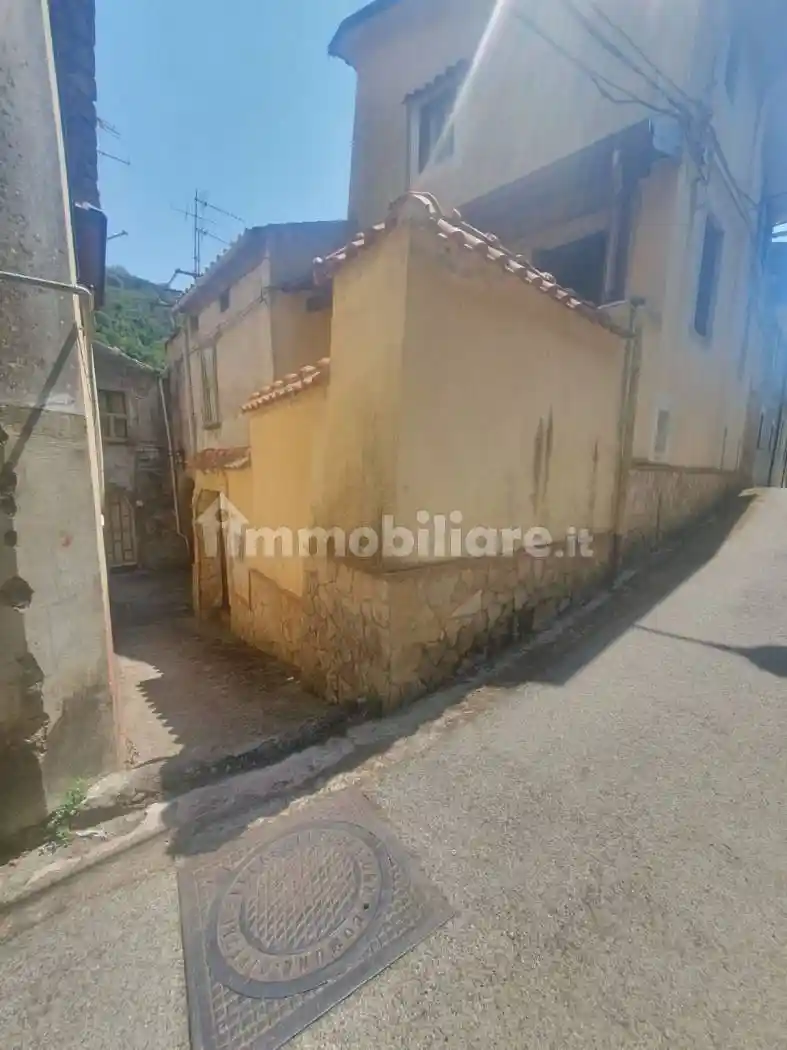 Casa indipendente in vendita a Giffoni Sei Casali
