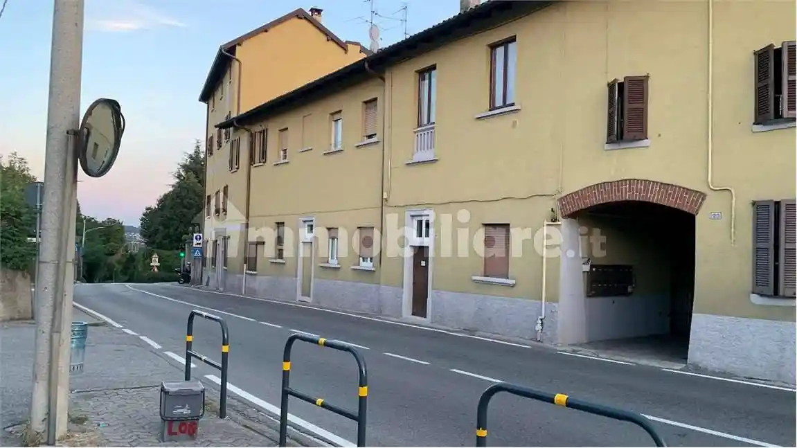 Appartamento in vendita a Montano Lucino