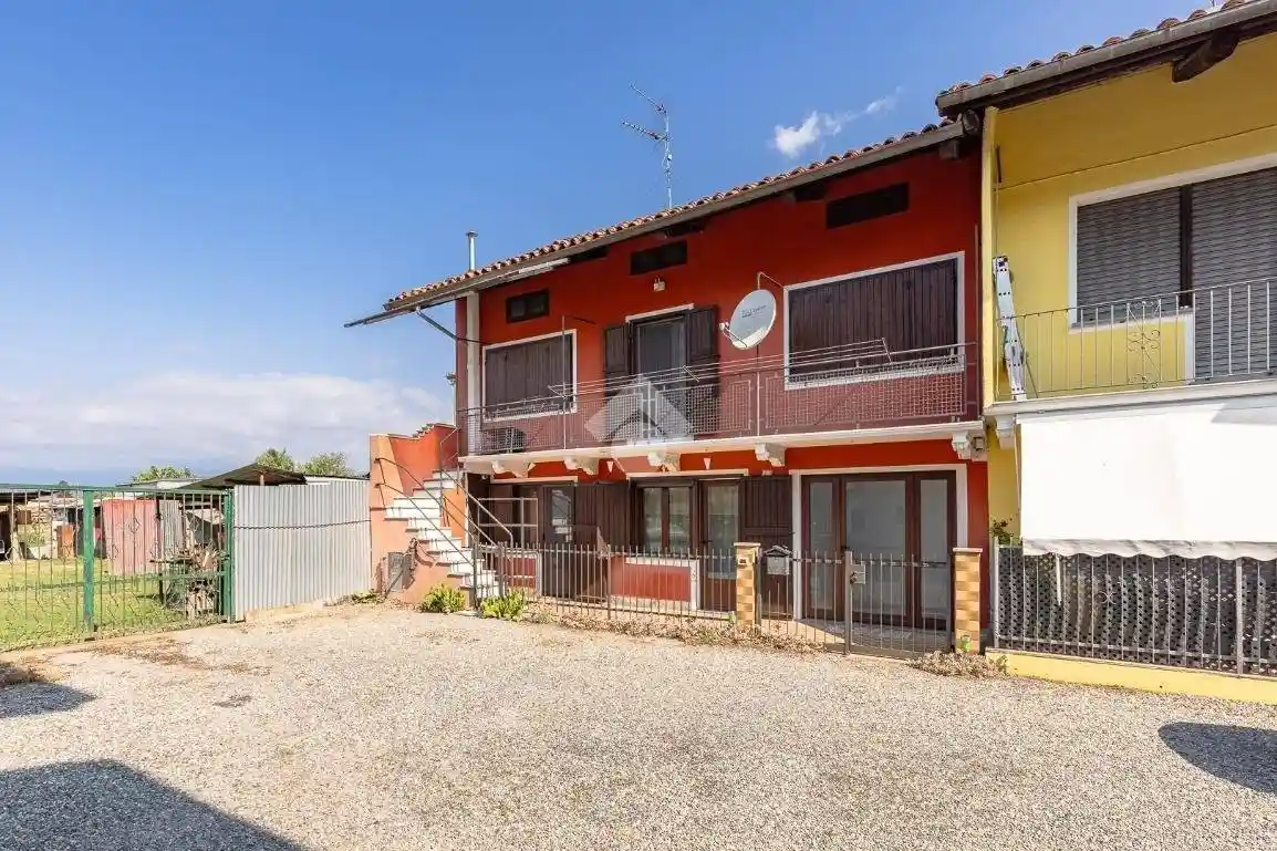 Casa indipendente in vendita a Albiano d'Ivrea