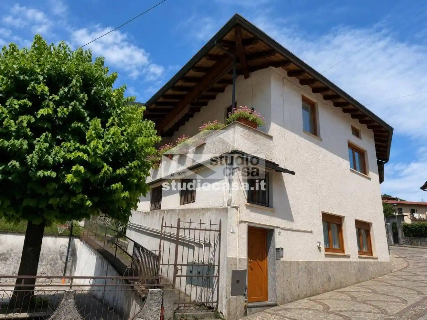 Casa indipendente in vendita a Endine Gaiano