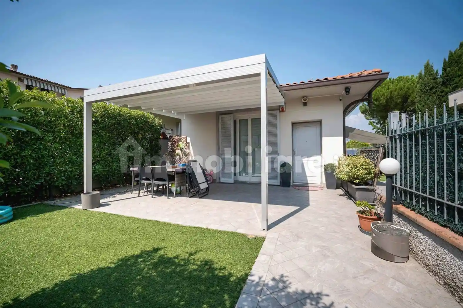 Casa indipendente in vendita a Campi Bisenzio