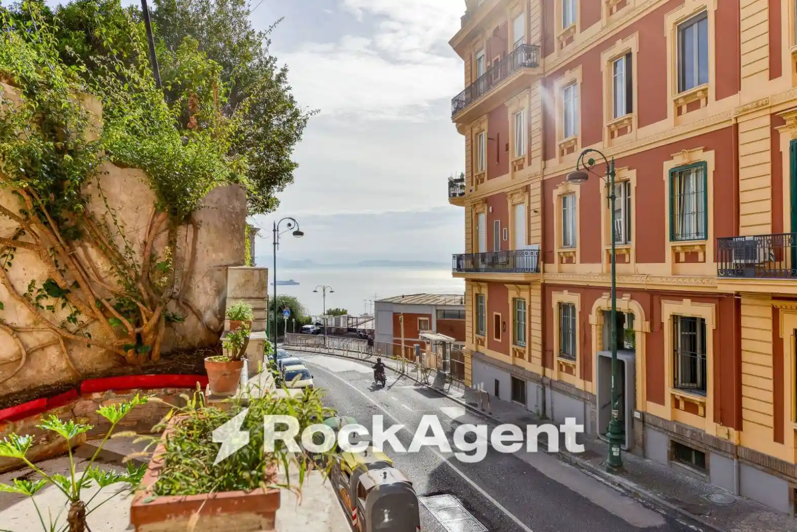Appartamento in vendita a Napoli