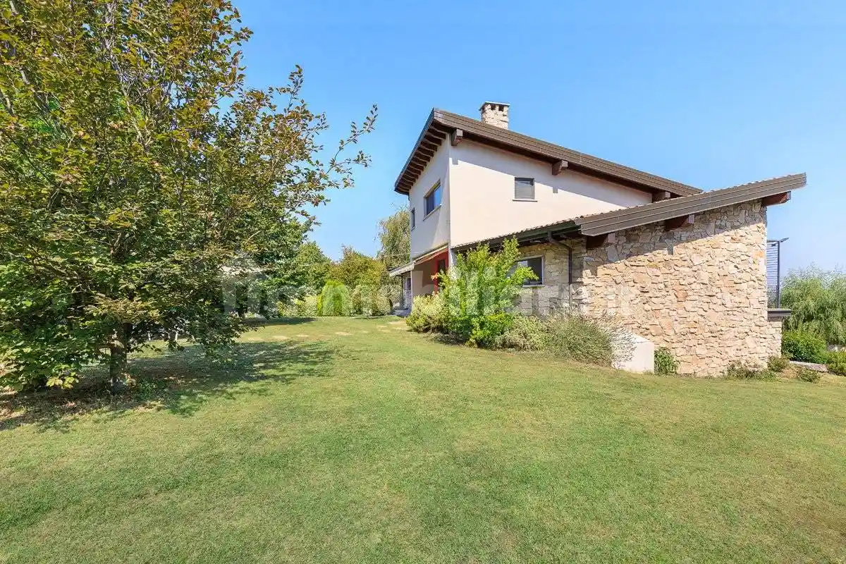 Villa in vendita a Ziano Piacentino