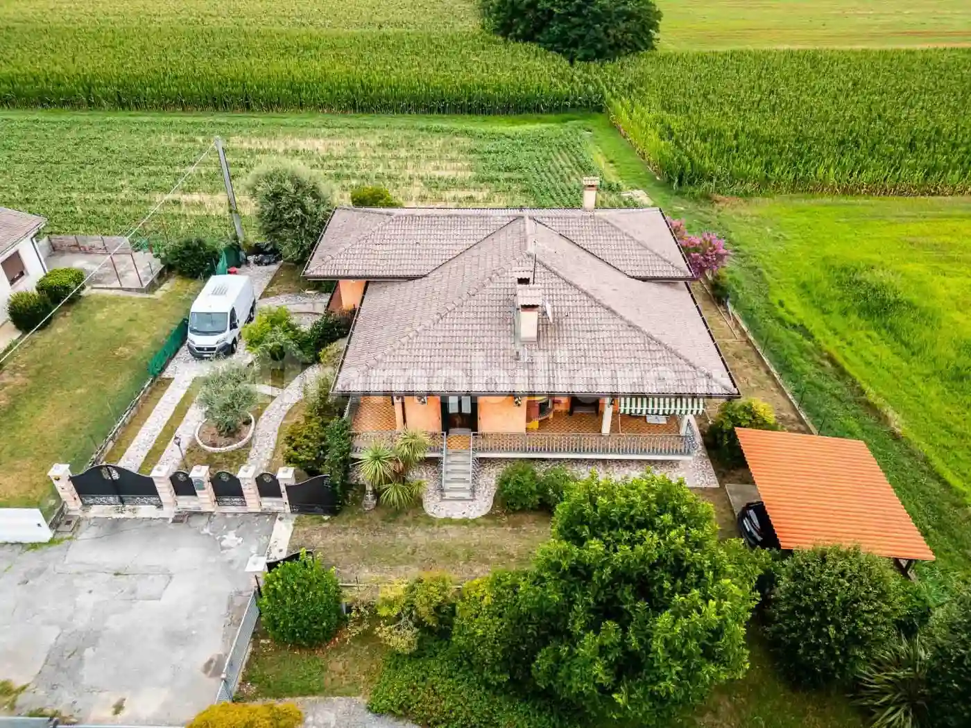 Villa - foto 2