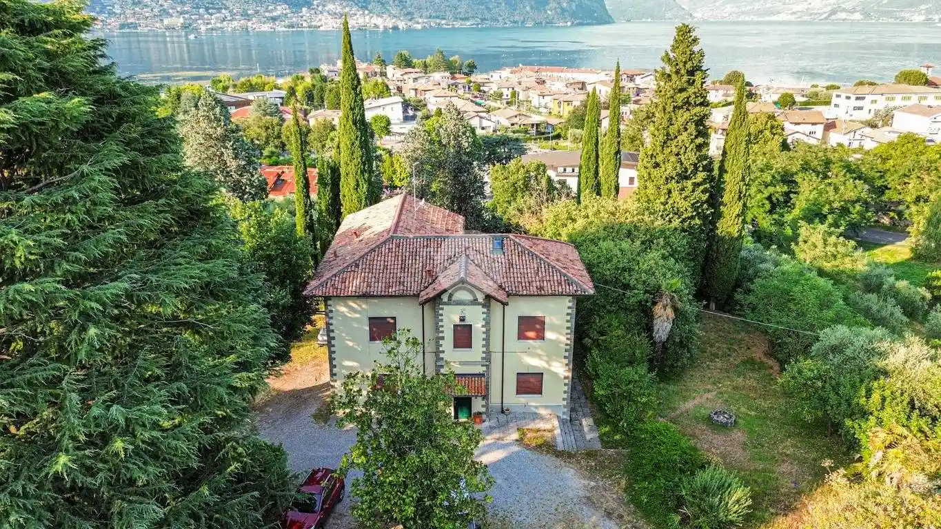 Villa in vendita a Iseo