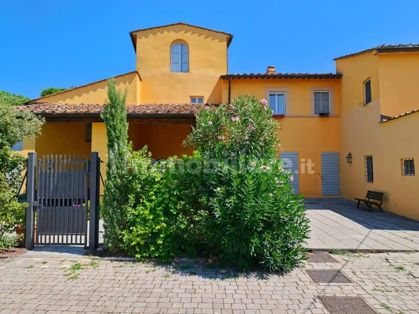 Casa indipendente in vendita a Prato
