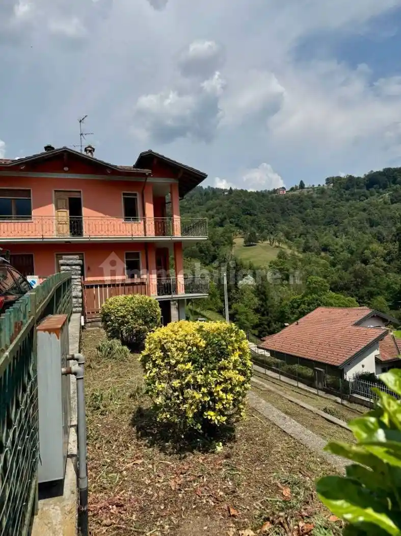 Villa in vendita a Sant'Omobono Terme