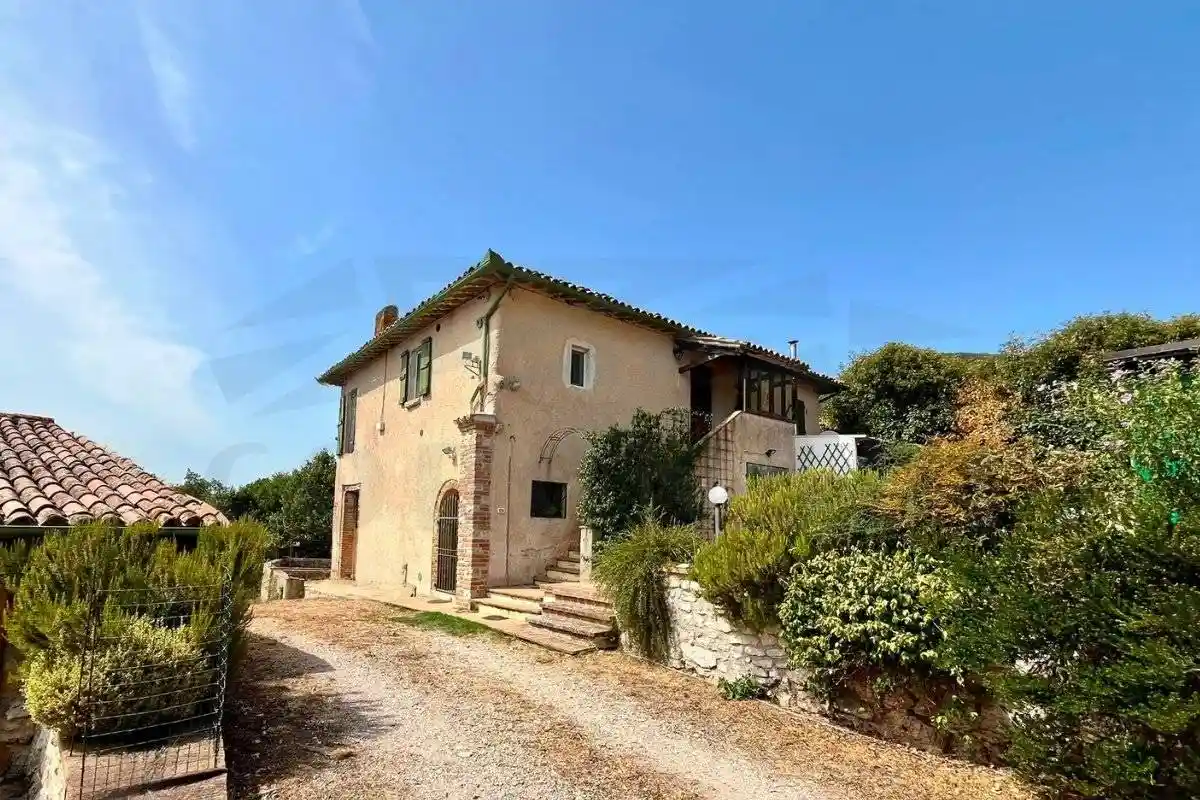 Rustico - Casale in vendita a Massa Martana