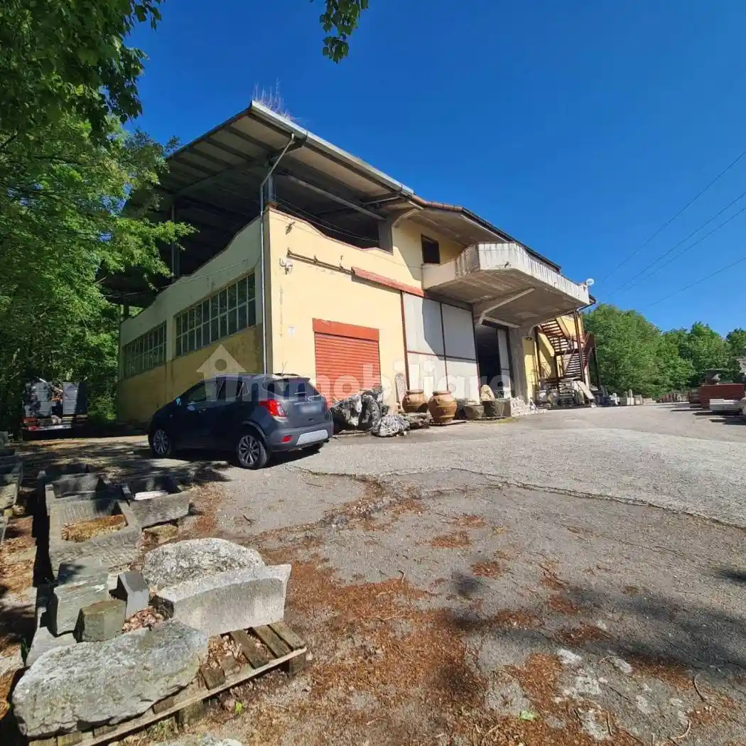 Palazzo - Edificio in affitto a Sassinoro