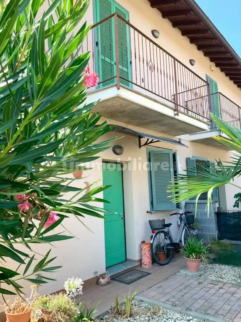 Villetta a schiera in vendita a Dorno