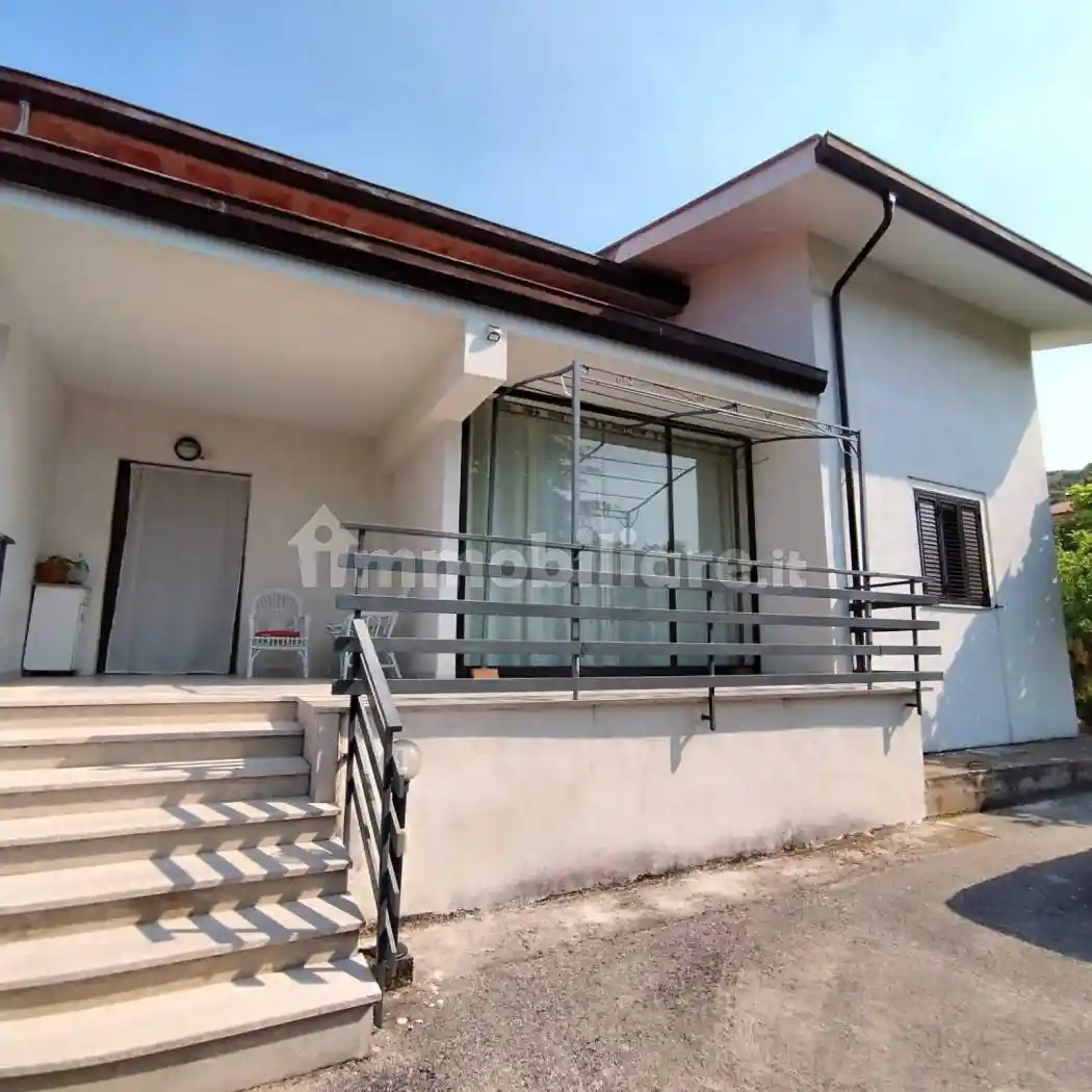 Villa in vendita a Castelnuovo Parano