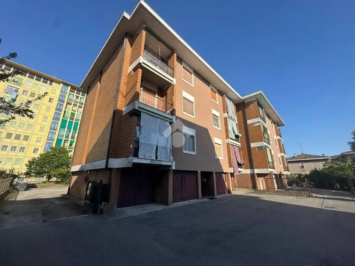 Palazzo - Edificio in vendita a Novara