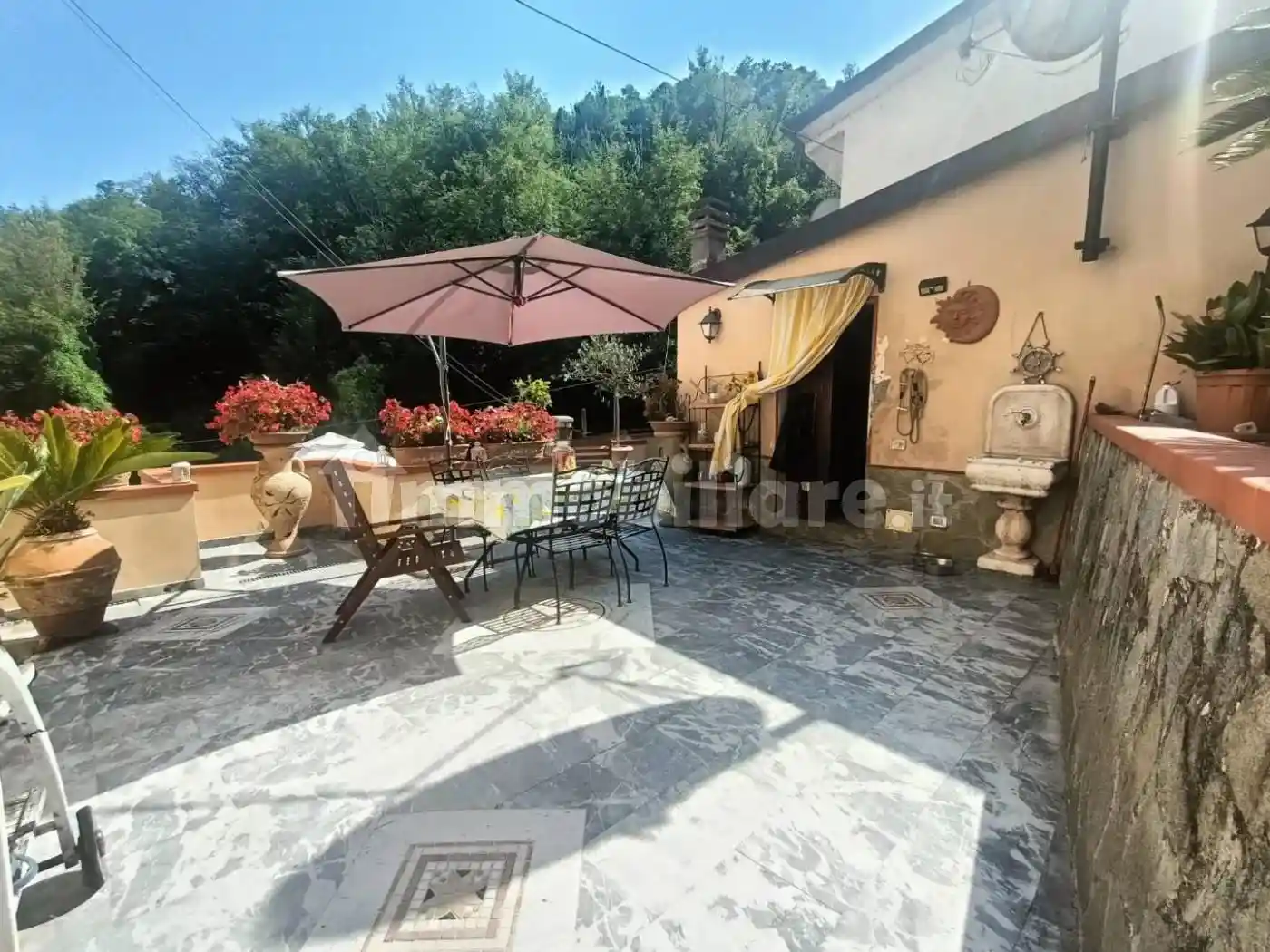 Casa indipendente in vendita a Carrara