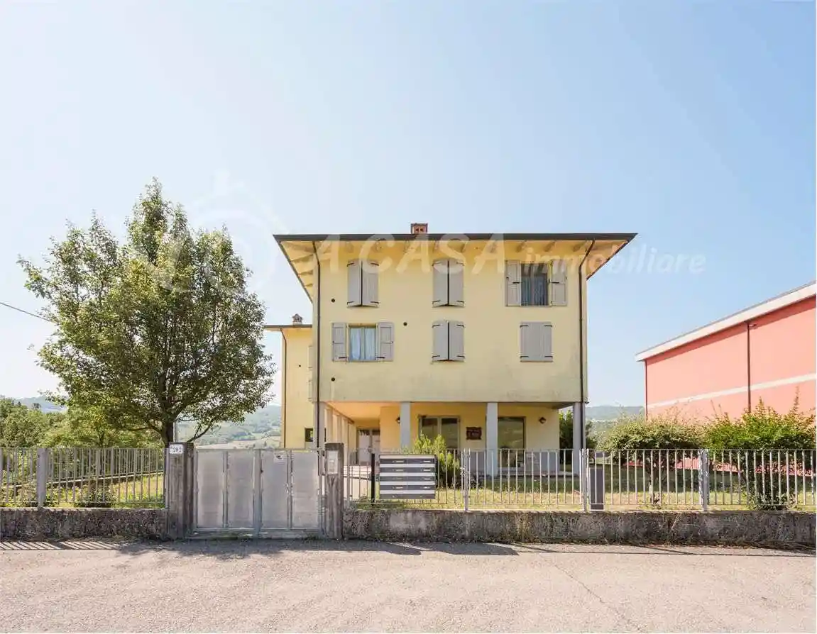 Appartamento in vendita a Corniglio