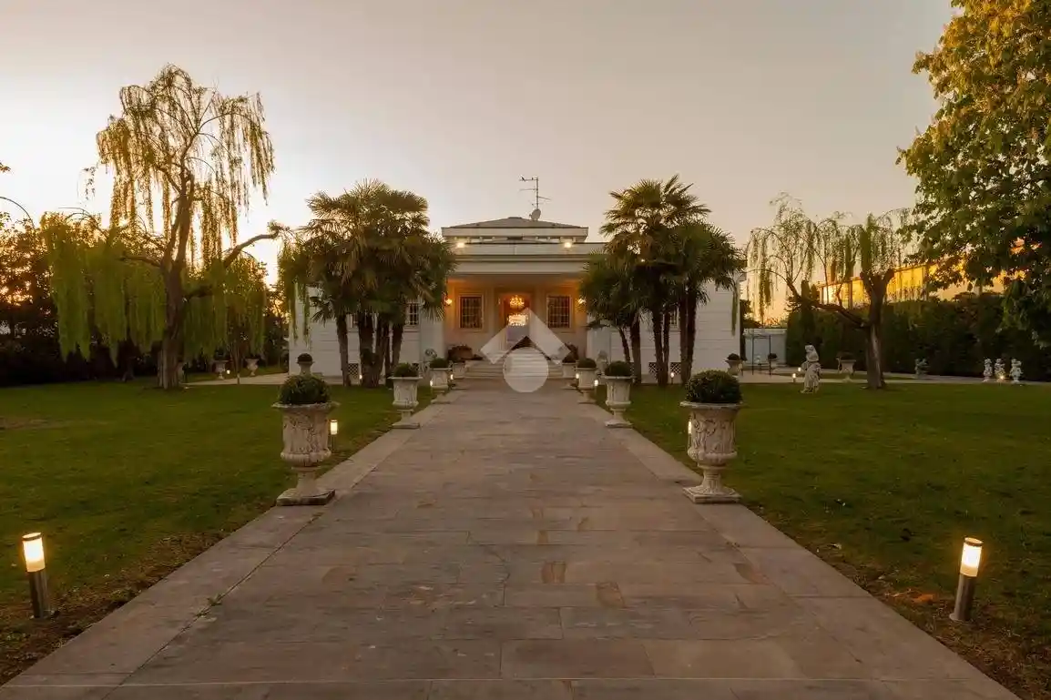 Villa in vendita a Piacenza