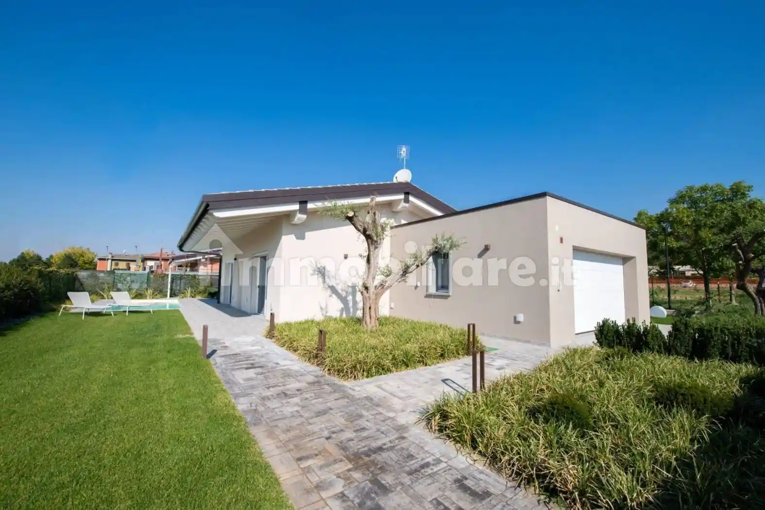 Villa in vendita a Cadorago