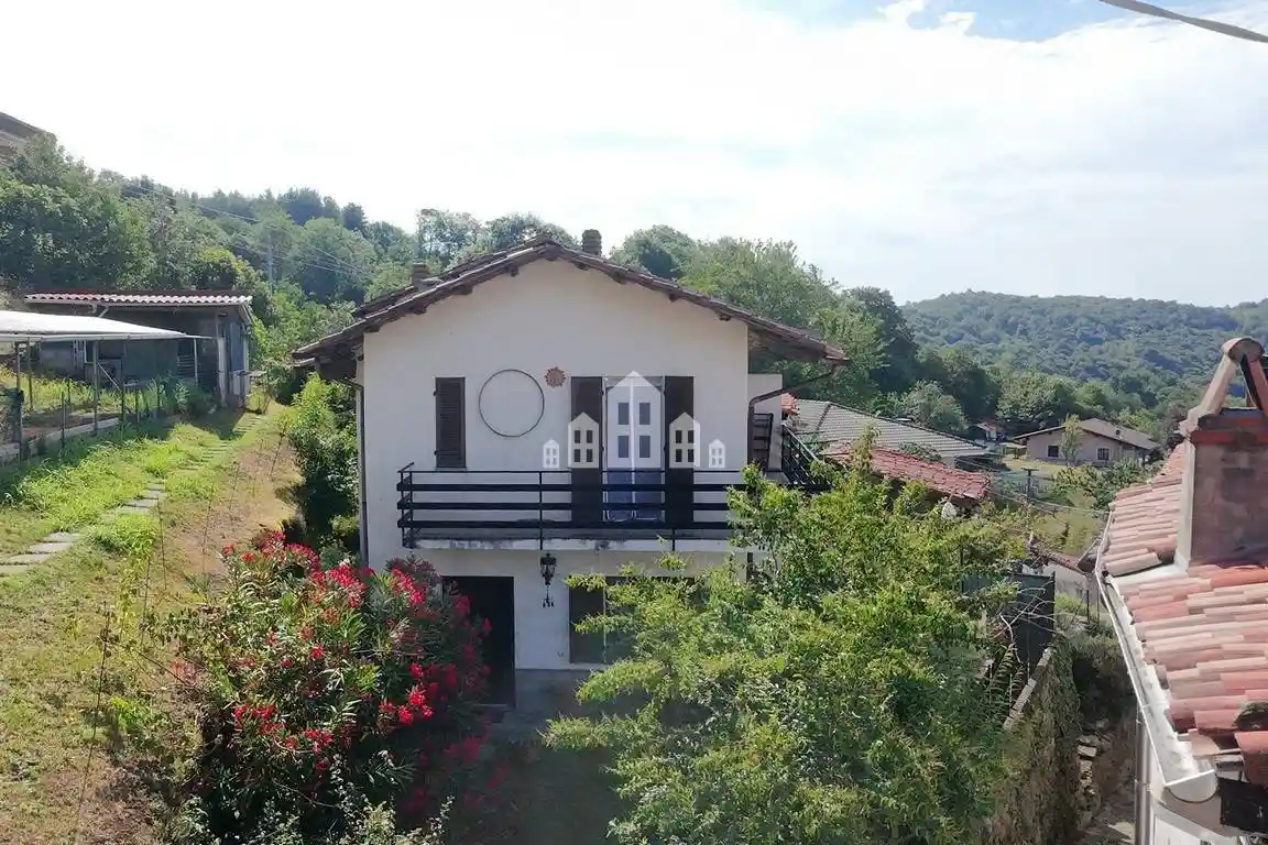 Casa indipendente in vendita a Val di Chy