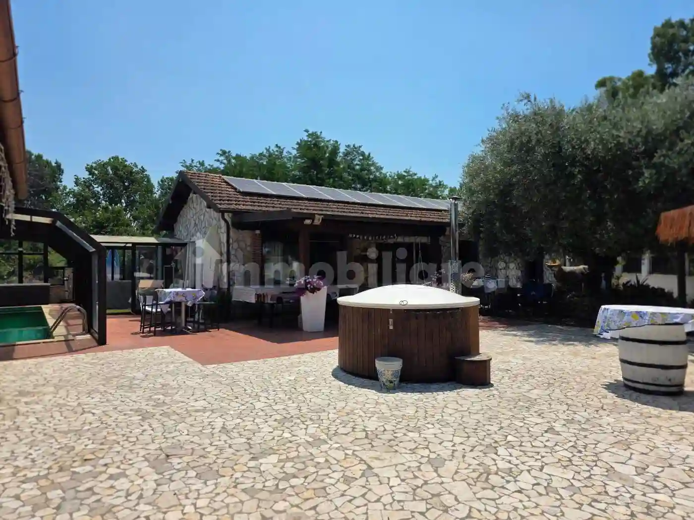 Villa - foto 2