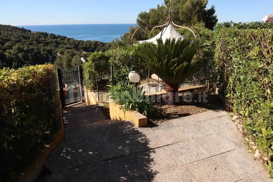 Appartamento in vendita a Andora