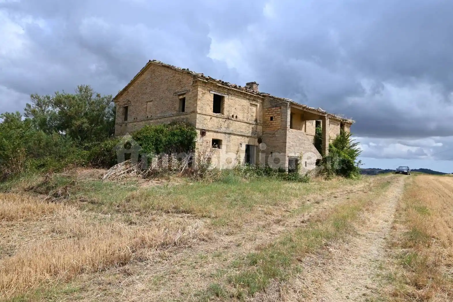 Rustico - Casale in vendita a Montecassiano