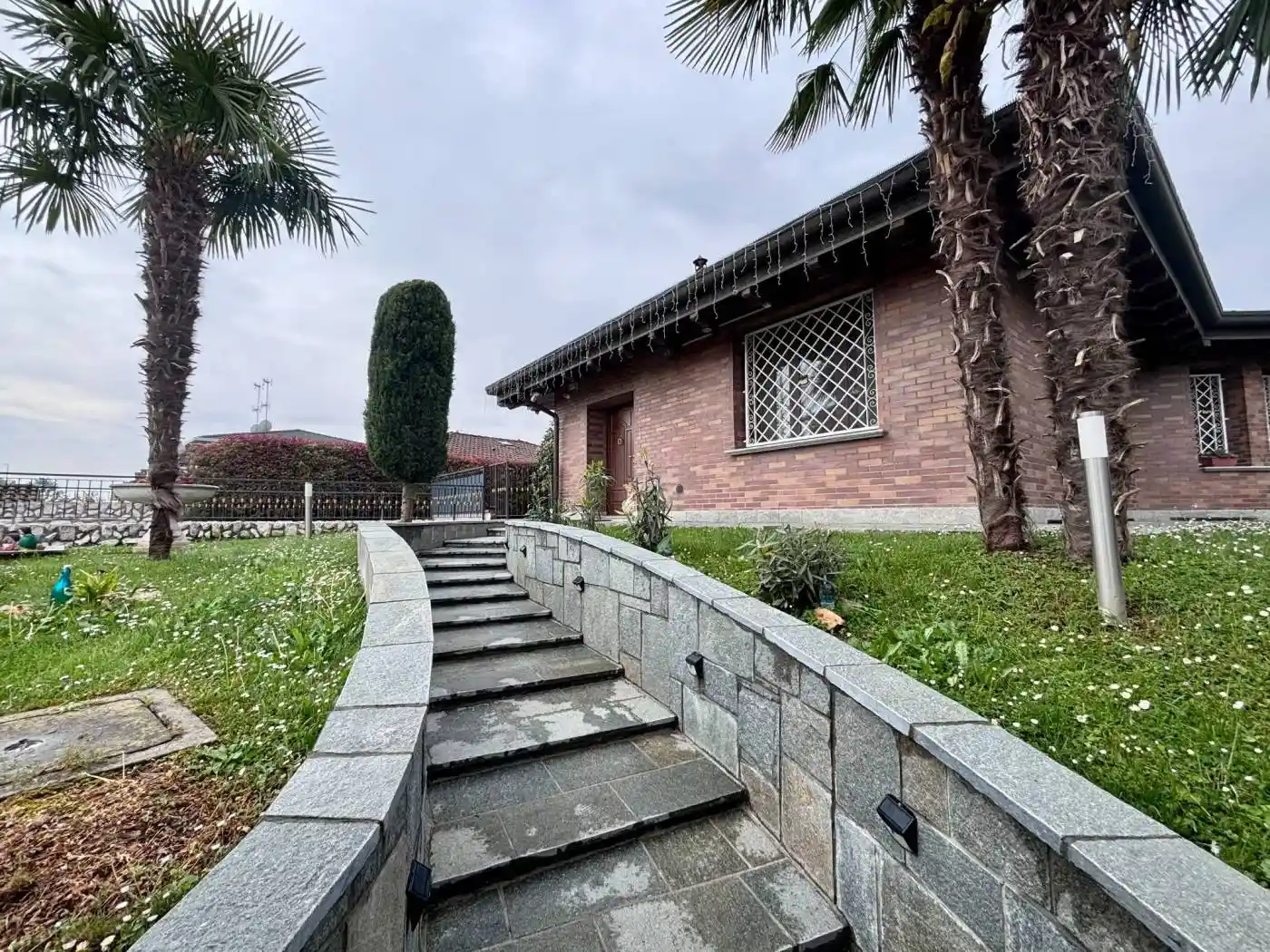 Villa in vendita a Bornasco