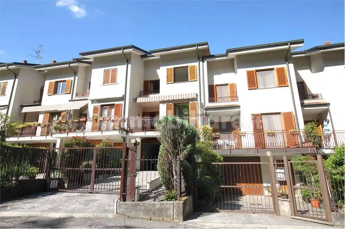 Villetta a schiera in vendita a Lipomo