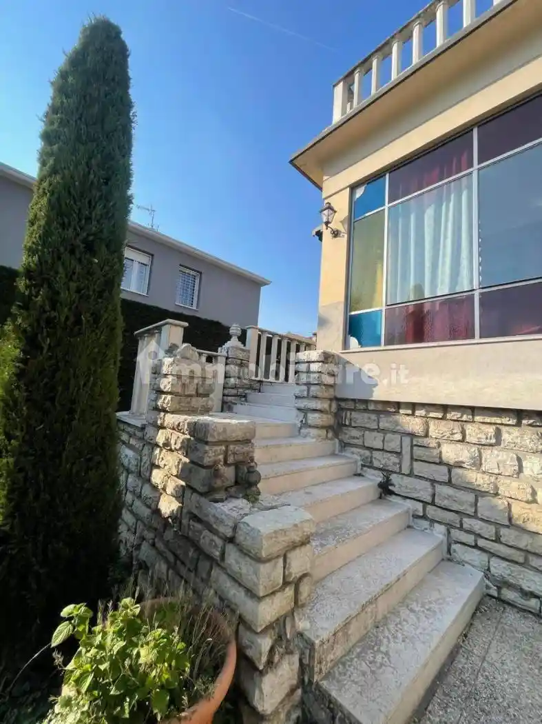 Villa in vendita a Brescia