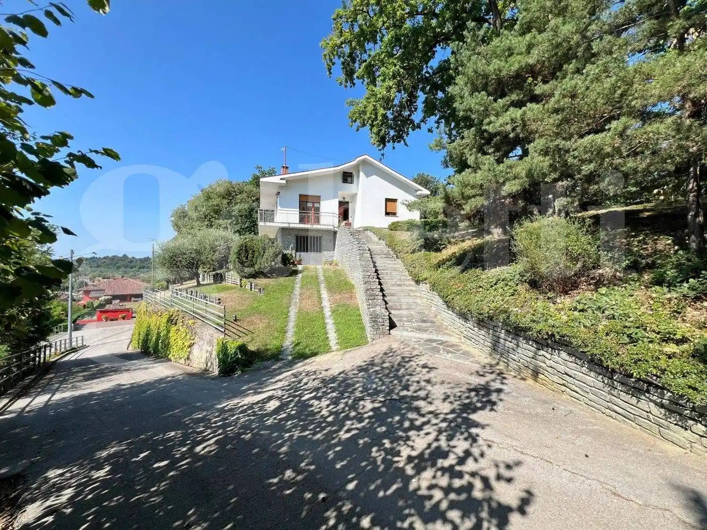 Villa in vendita a Baldissero d'Alba
