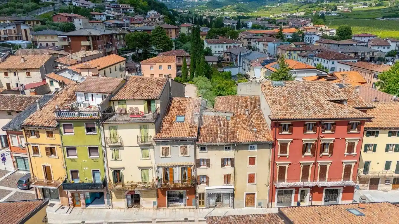 Palazzo - Edificio in vendita a Negrar di Valpolicella