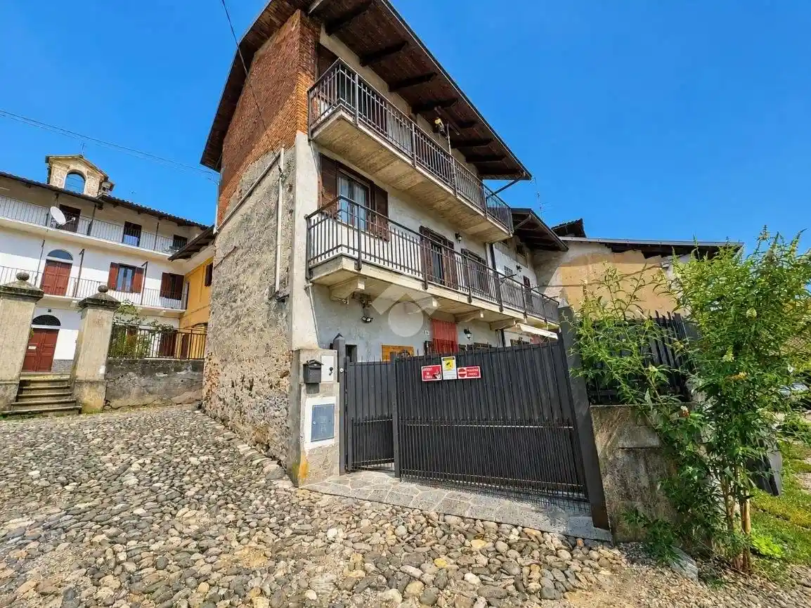 Casa indipendente in vendita a Zubiena