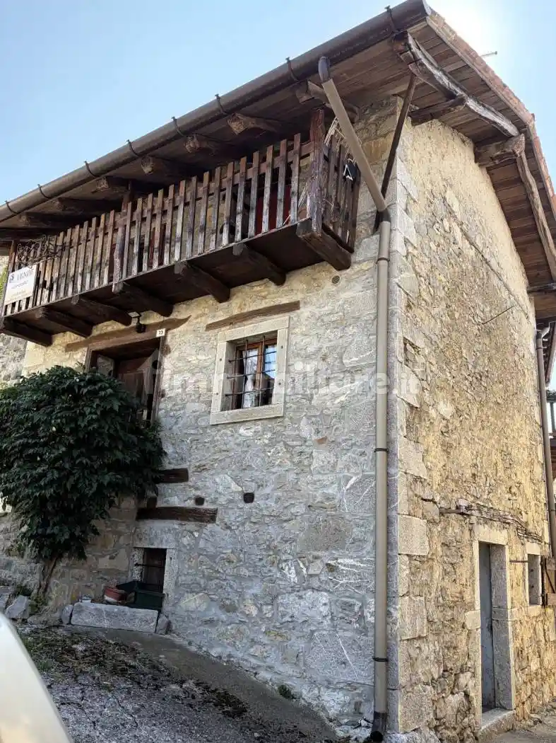 Rustico - Casale in vendita a Savogna