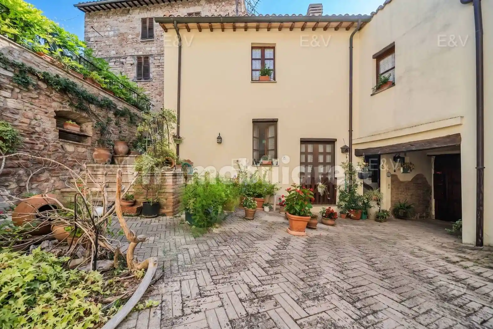 Casa indipendente in vendita a Spello