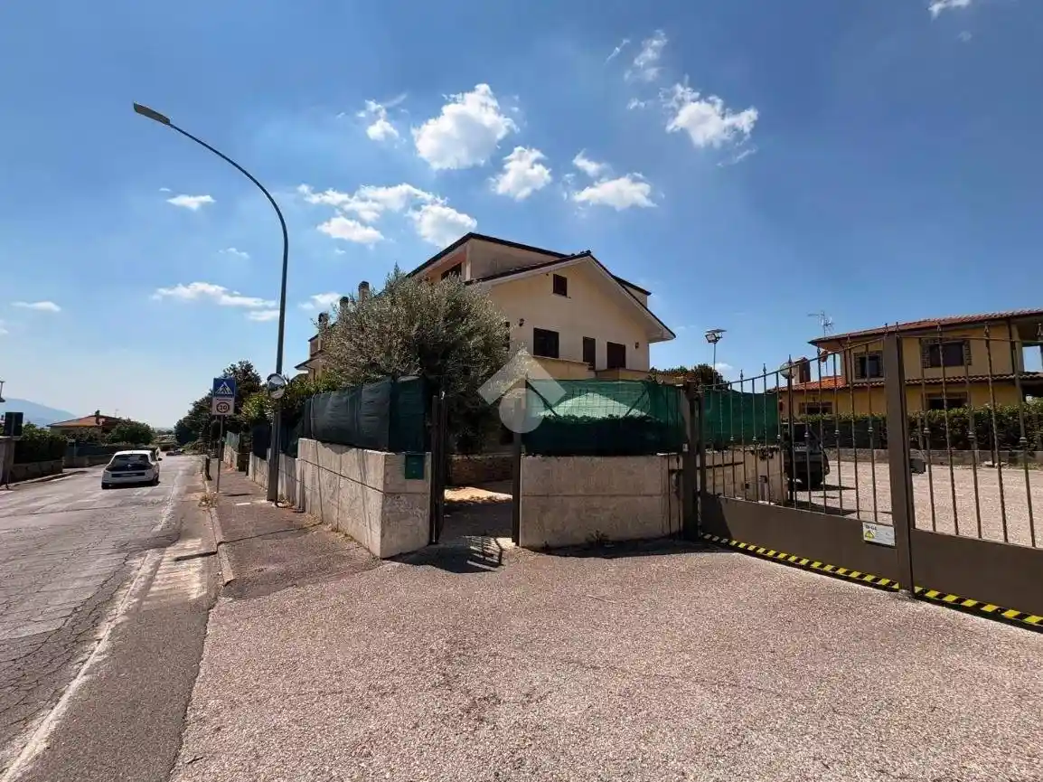 Appartamento in vendita a Lariano
