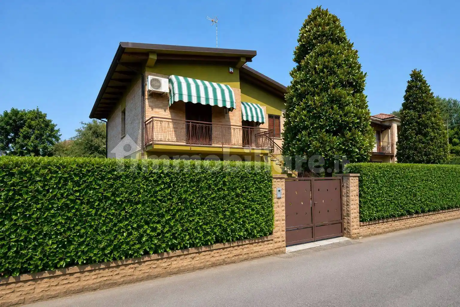 Villa in vendita a Cento