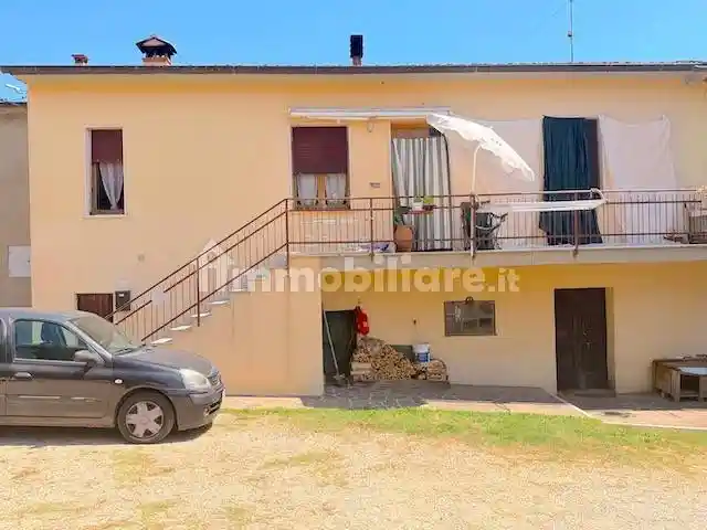 Casa indipendente in vendita a Sinalunga