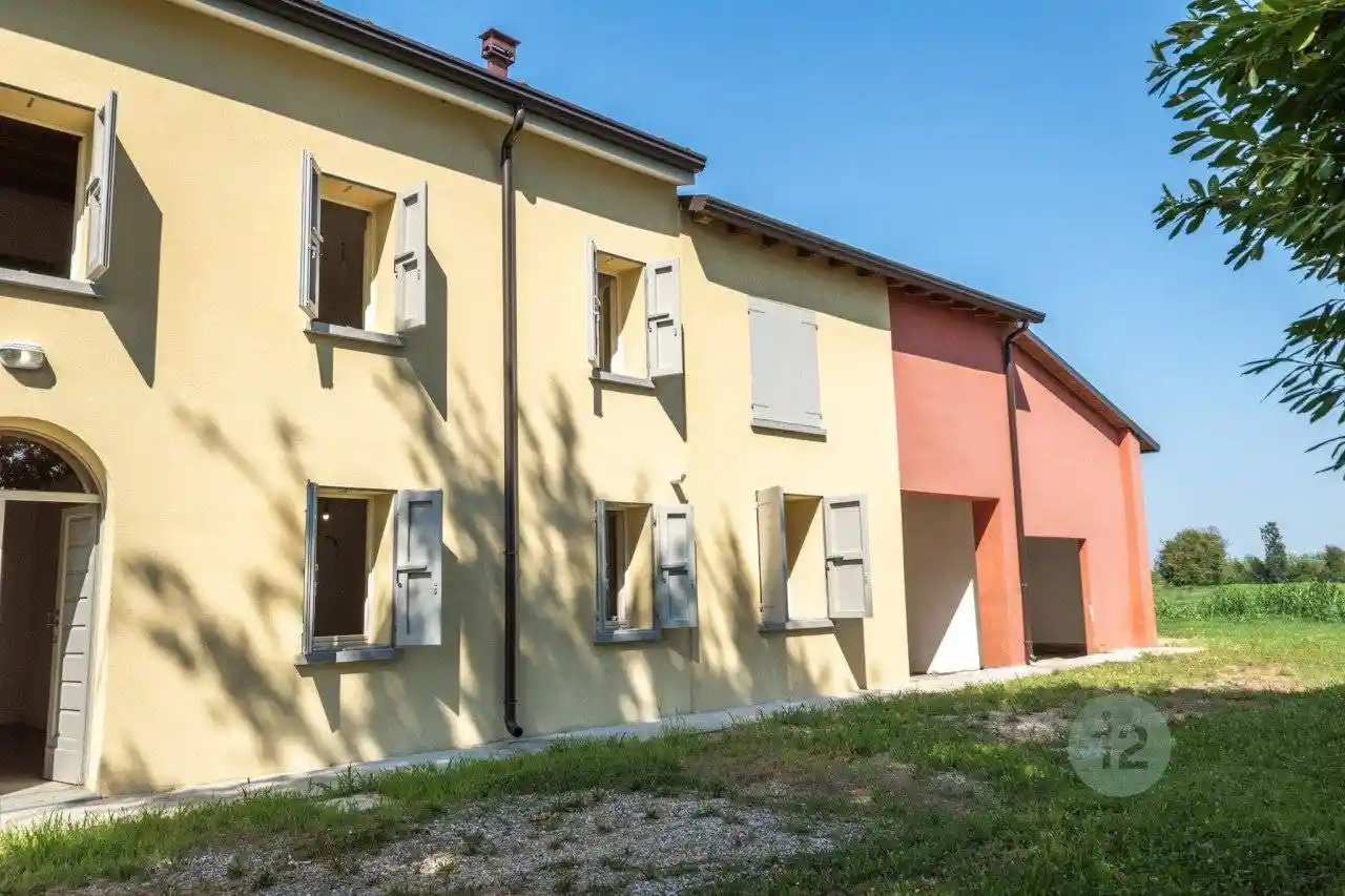 Rustico - Casale in vendita a Novi di Modena