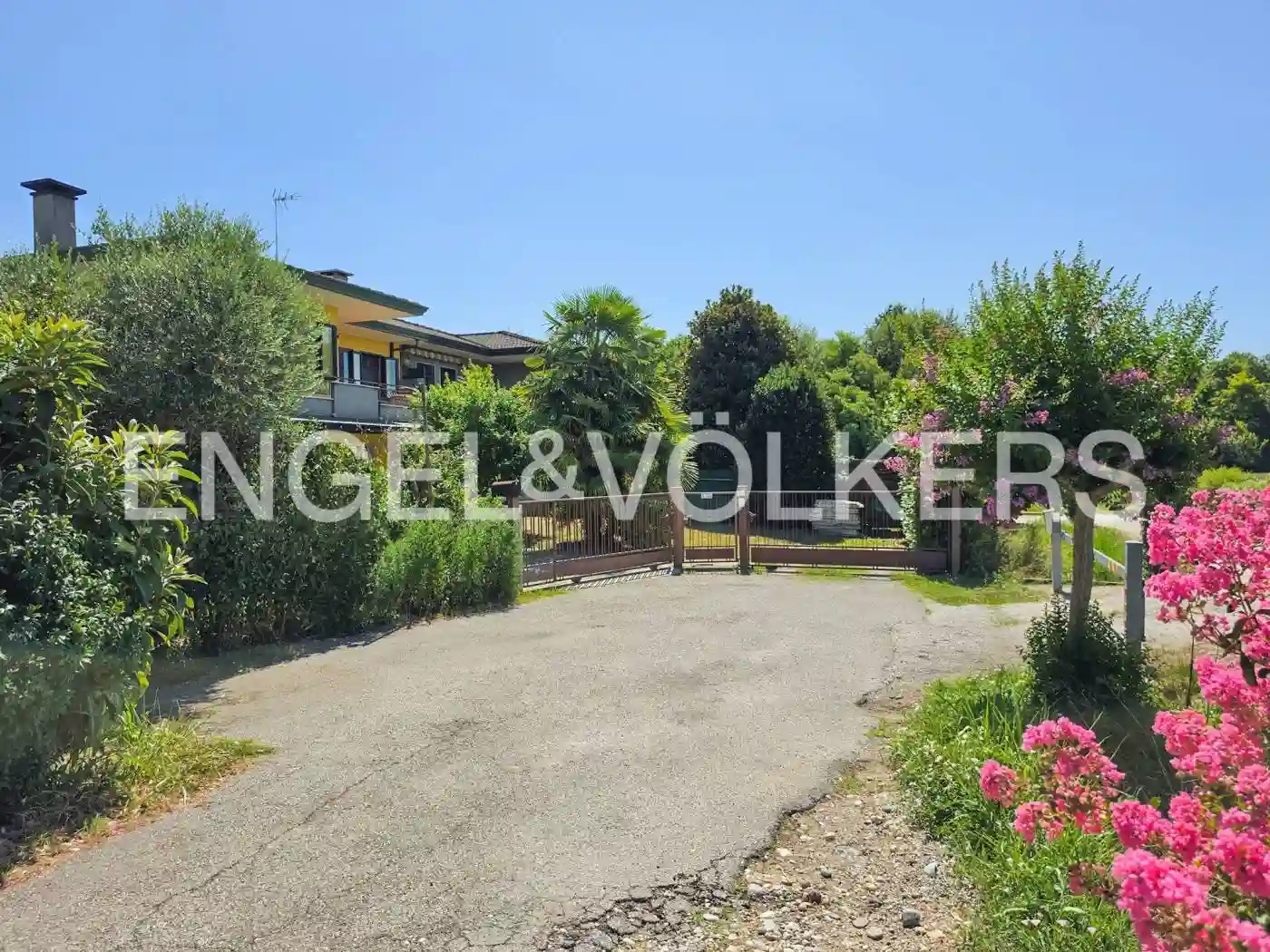 Villa - foto 2