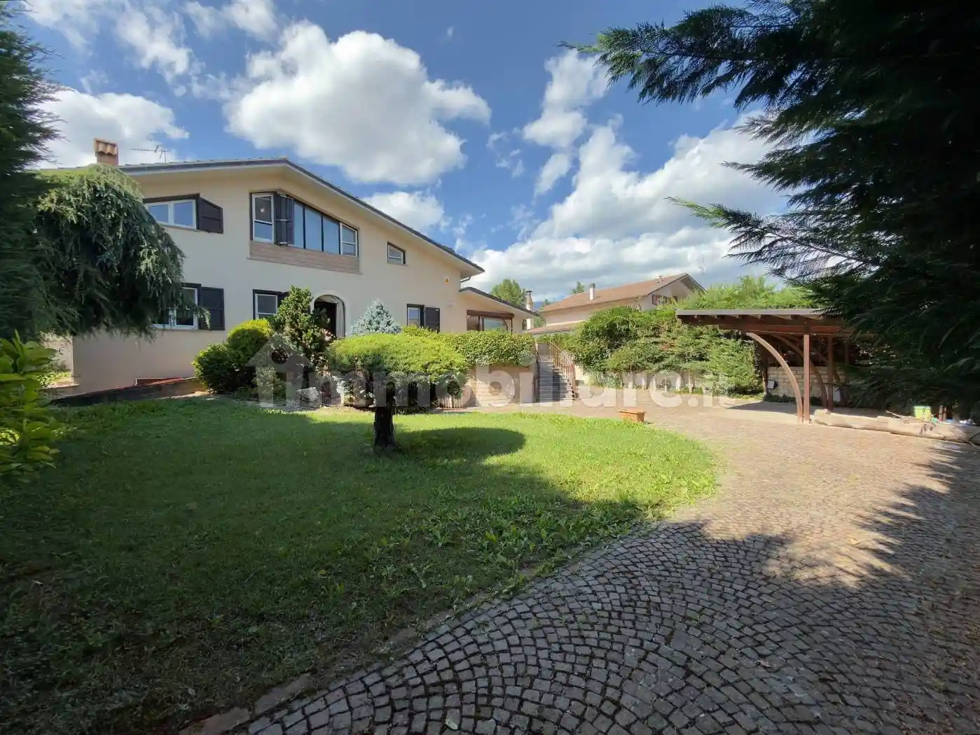 Villa in vendita a L'Aquila