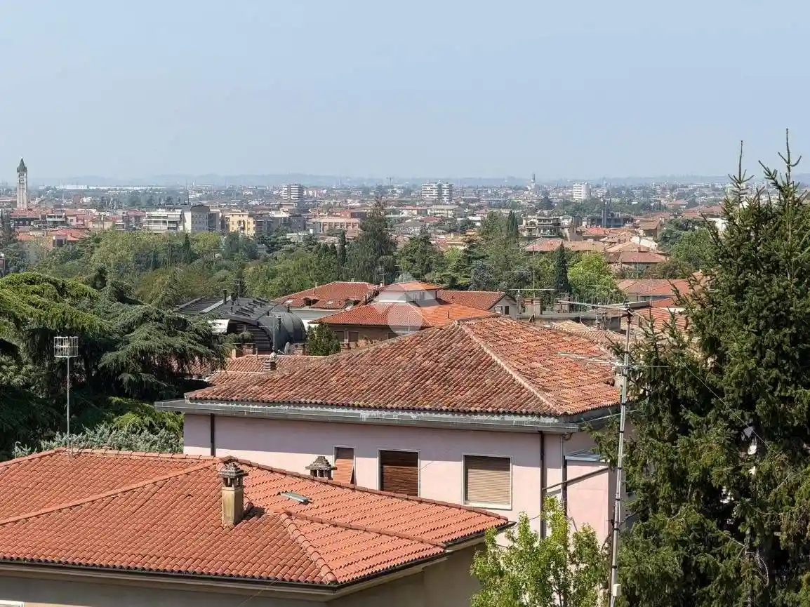 Appartamento in vendita a Verona
