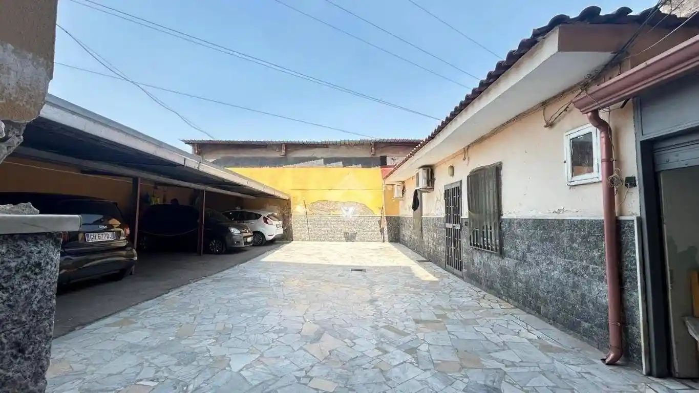 Appartamento in vendita a Napoli