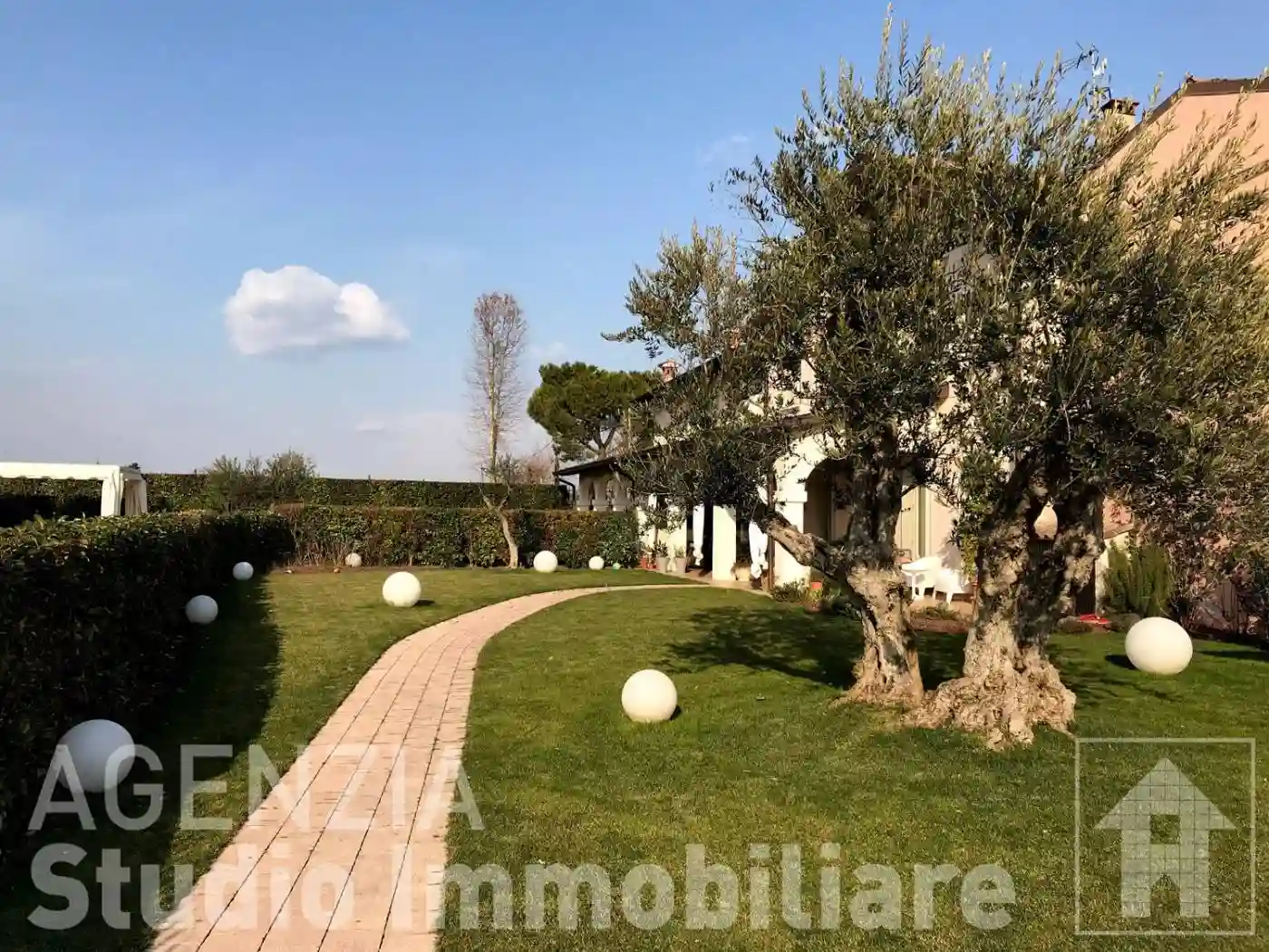 Villa - foto 2