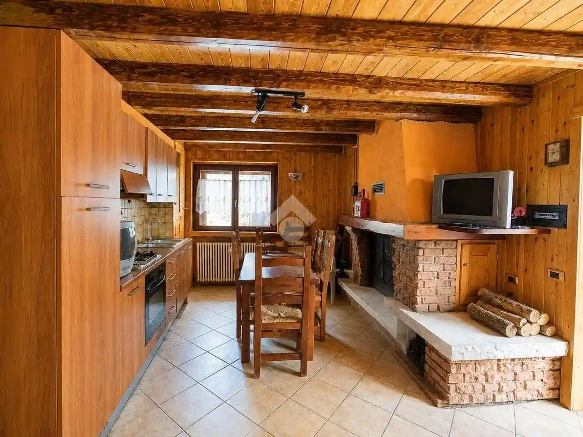 Casa indipendente in vendita a Montemezzo