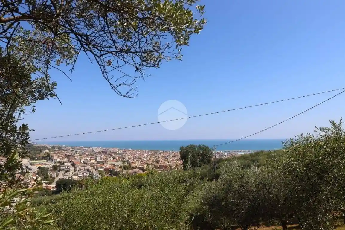 Rustico - Casale in vendita a San Benedetto del Tronto