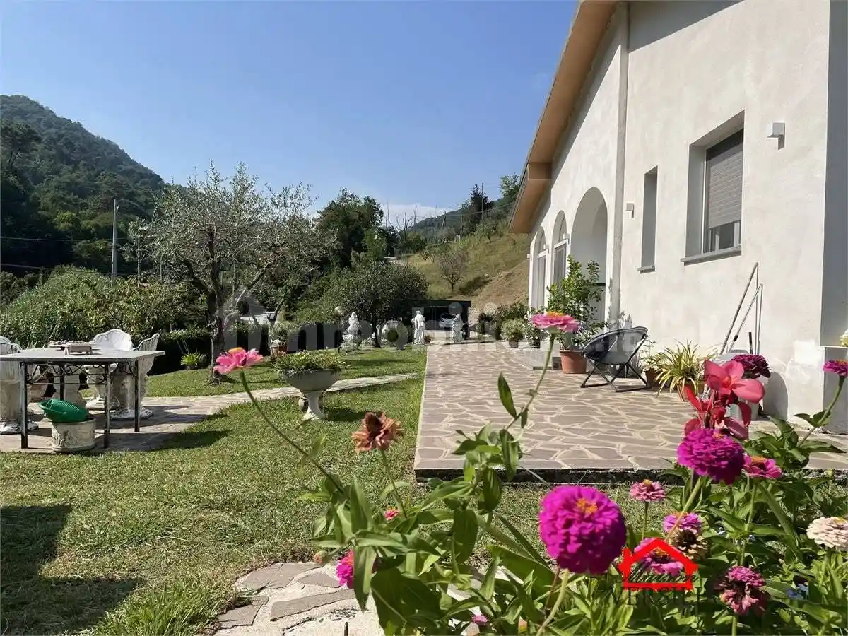 Villa in vendita a Massa