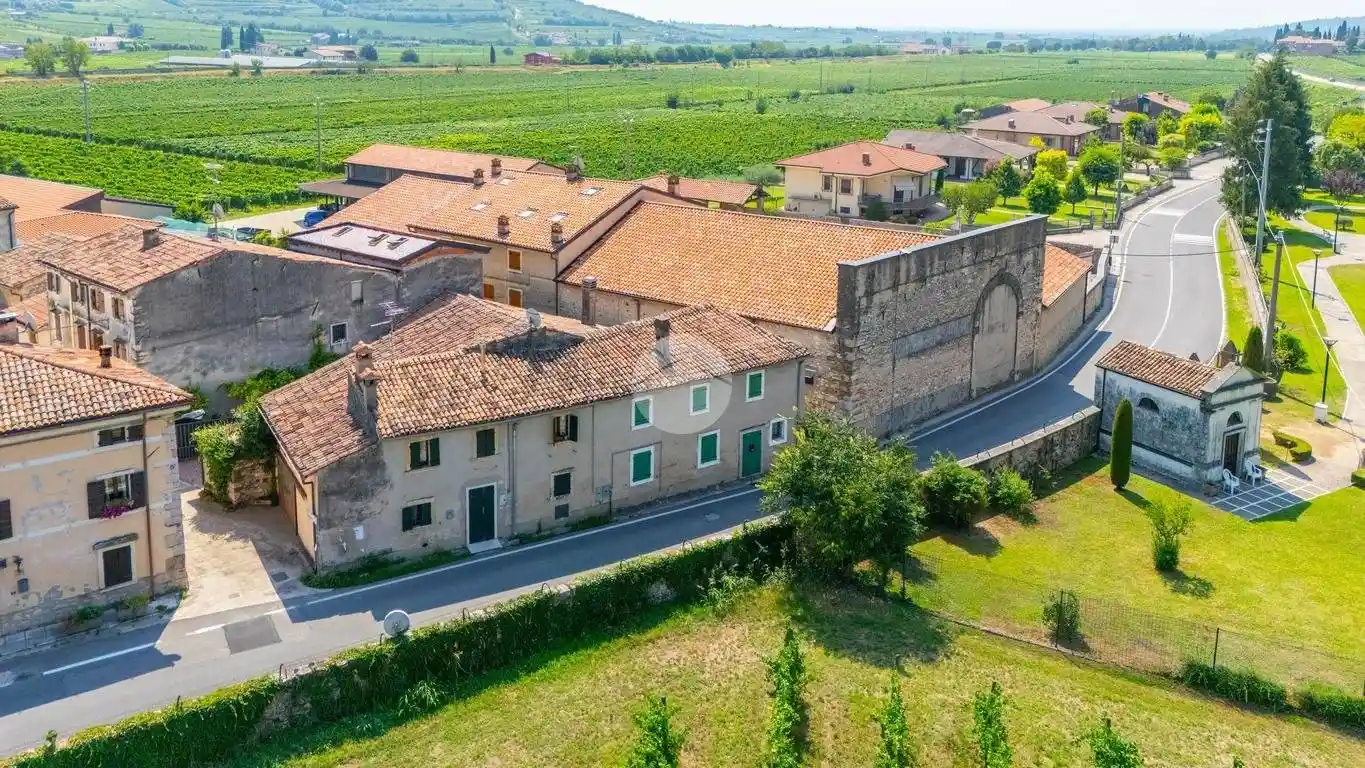 Rustico - Casale in vendita a Mezzane di Sotto