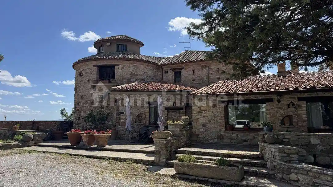 Villa in vendita a Monteleone d'Orvieto